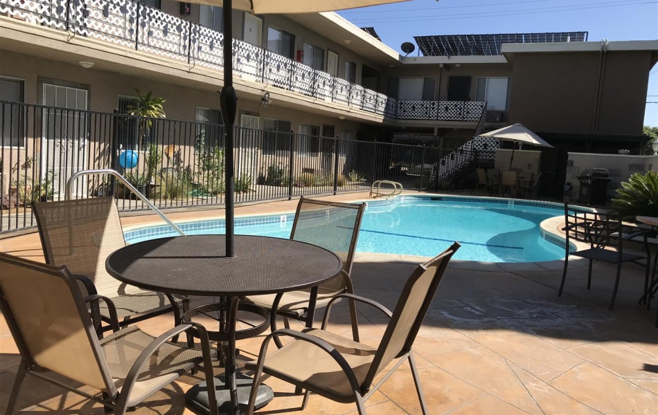 Chapman Avenue 9191, Garden Grove, CA 92841, ,1 BathroomBathrooms,Apartment,For Rent, Property Description This large two bedroom unit ,9191 ,1095