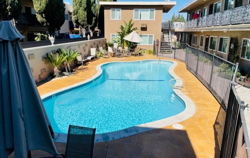 Chapman Avenue 9191, Garden Grove, CA 92841, ,1 BathroomBathrooms,Apartment,For Rent, Property Description This large two bedroom unit ,9191 ,1095