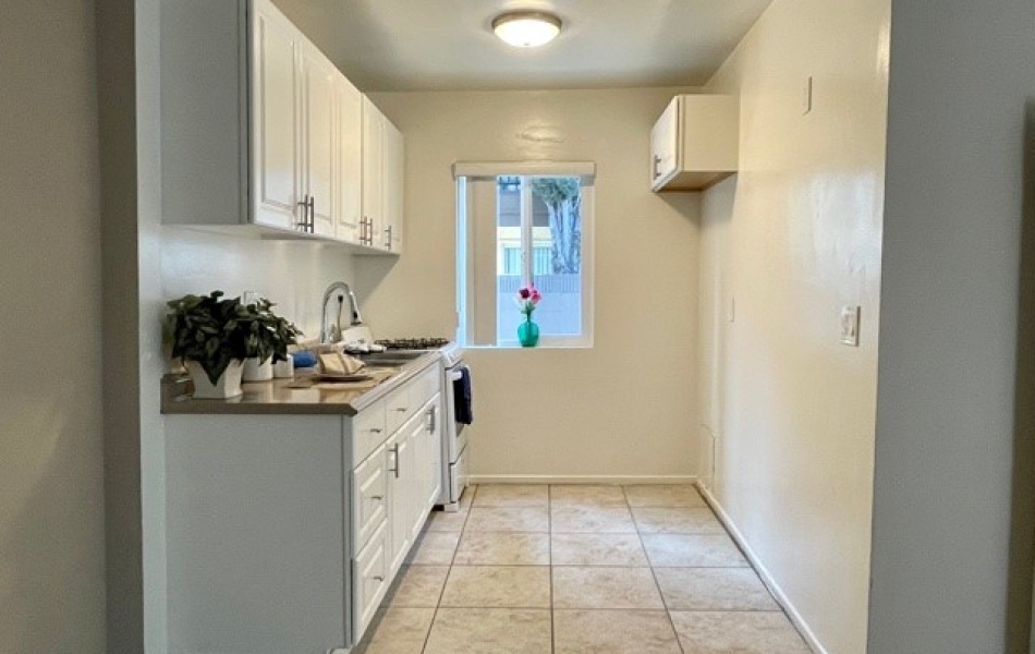 Chapman Avenue 9191, Garden Grove, CA 92841, ,1 BathroomBathrooms,Apartment,For Rent, Property Description This large two bedroom unit ,9191 ,1095