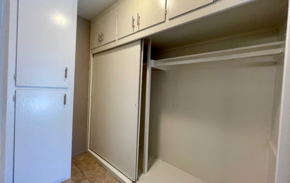 Chapman Avenue 9191, Garden Grove, CA 92841, ,1 BathroomBathrooms,Apartment,For Rent, Property Description This large two bedroom unit ,9191 ,1095