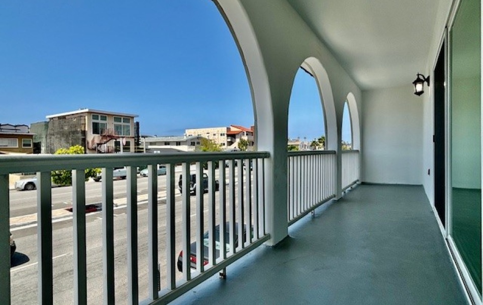 4 bedrooms, bedroooms 2 baths, condominium, newport beach