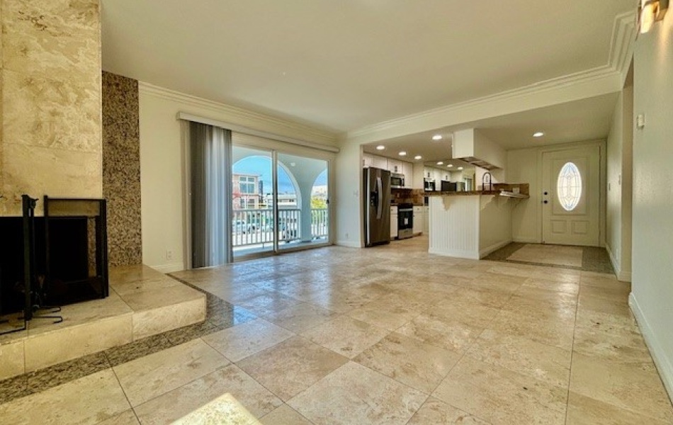 4 bedrooms, bedroooms 2 baths, condominium, newport beach