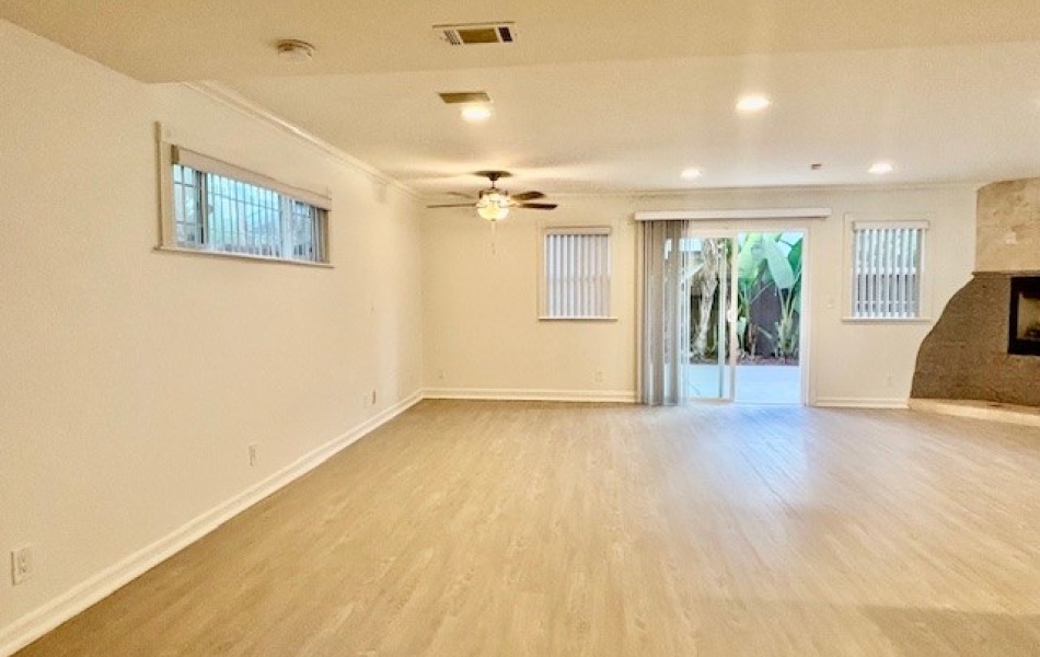 5009 River Avenue, Newport Beach, CA 92663, 3 Bedrooms Bedrooms, ,2 BathroomsBathrooms,Condominium,For Rent,River Avenue,1138