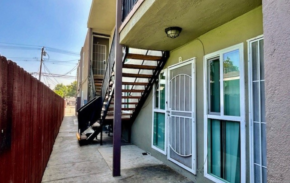 815 North Rose, Compton, CA 90221, 2 Bedrooms Bedrooms, ,1 BathroomBathrooms,Apartment,For Rent,North Rose,1150