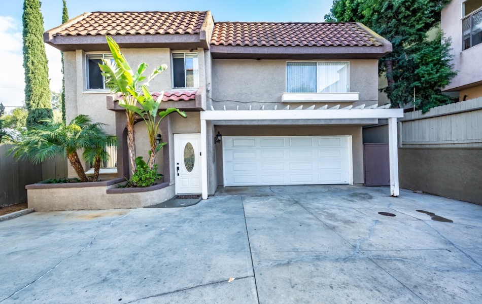 Costa Mesa, CA, 3 Bedrooms,  2.5 Bathrooms Townhouse,For Rent